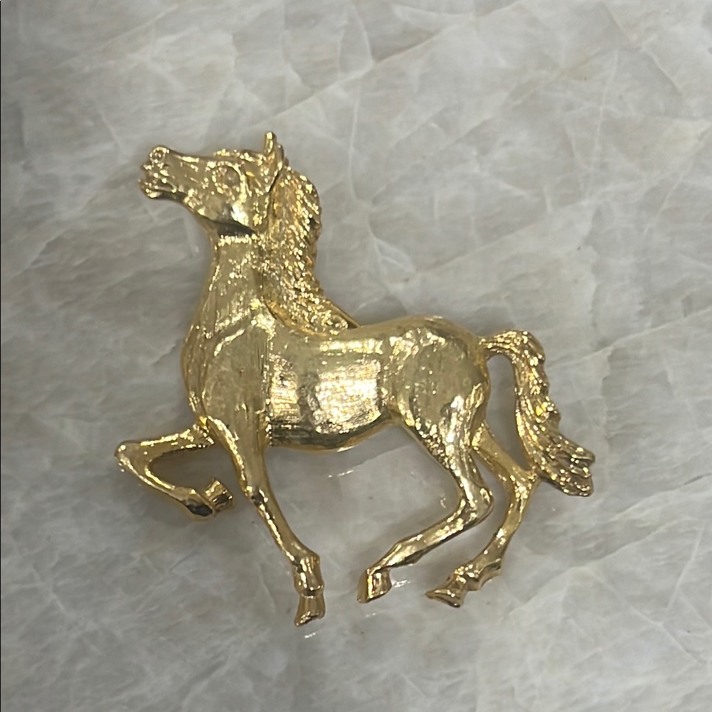 Vintage Brooch Horse Gerrys Trotting Head Up Polished Gold Tone Equestrian 14$